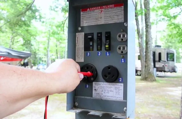 RV electrical service and battery wiring