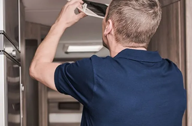 RV rooftop air conditioning unit